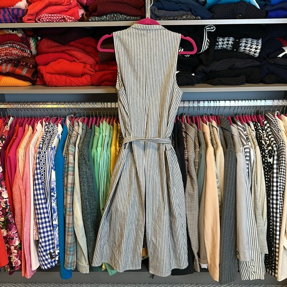 BCBGeneration navy/white striped gilet with back slit and front tie size XS NWOT - Picture 4 of 4